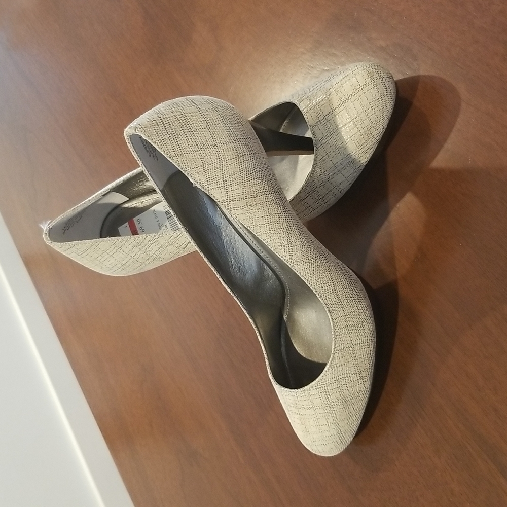 Circa Joan&David High heels, NEW!